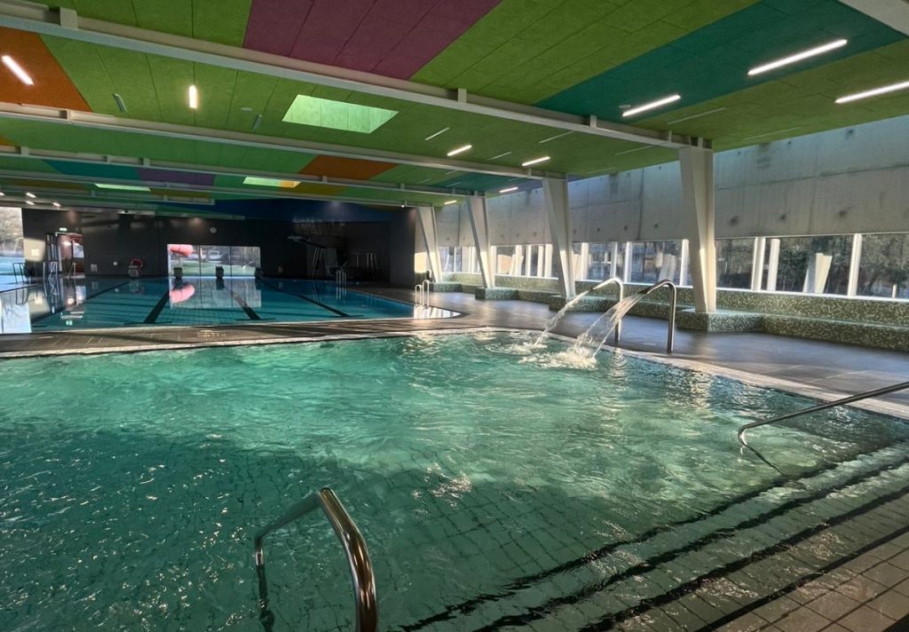 hallenbad